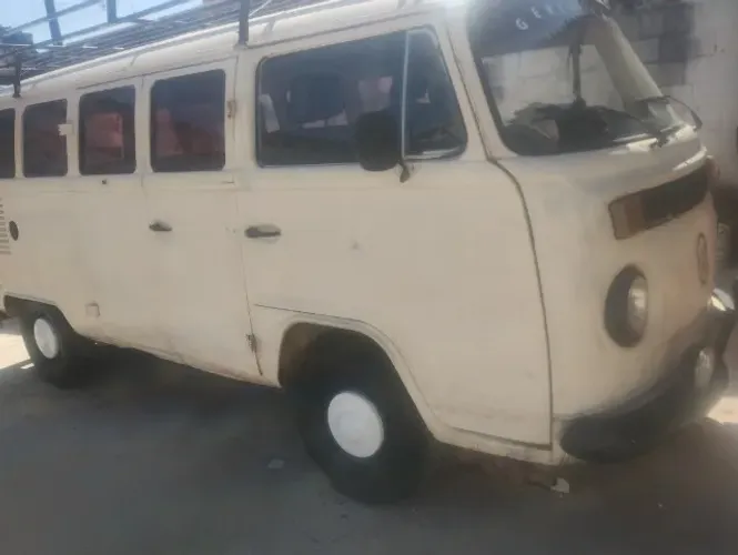 Volkswagen Kombi Standard/ Luxo/ Serie Prata 1996