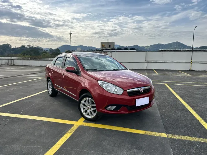 Fiat Grand Siena Essence Dual. 1.6 Flex 16V 2016