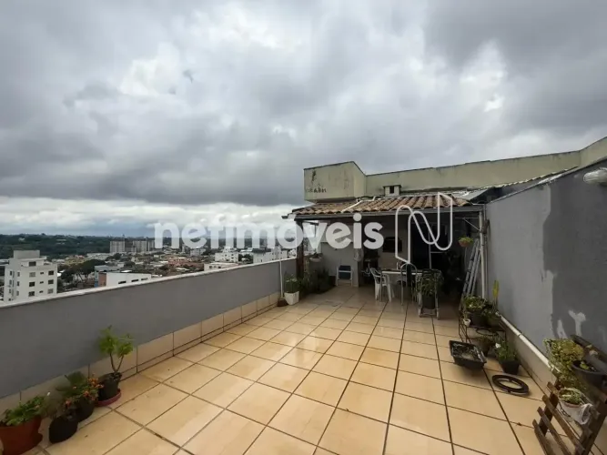 Cobertura a venda no Santa Terezinha