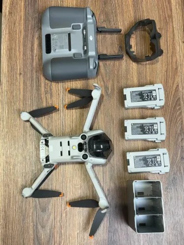 DJI mini 4 pro combo