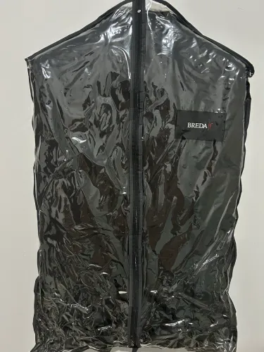 Terno Preto Slim Breda 100% Poliéster - Impecável N44