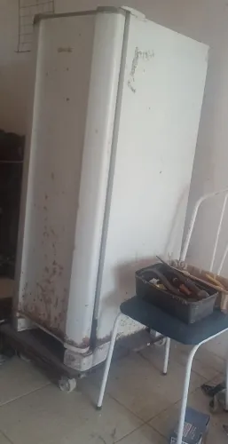 Funcionando perfeitamente ,pronta para pintar .Ideal para quem trabalha cm refrigeração