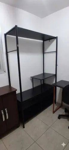 Armário vasado preto com duas gavetas