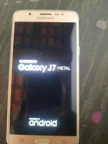 Samsung Galaxy J7 Metal - Resistente, Tela Grande e Perfeito para o Dia a Dia