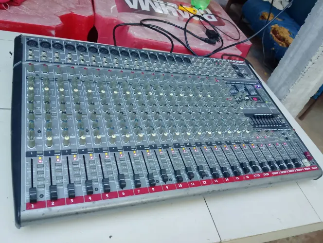 Vendo mesa de 24 canal