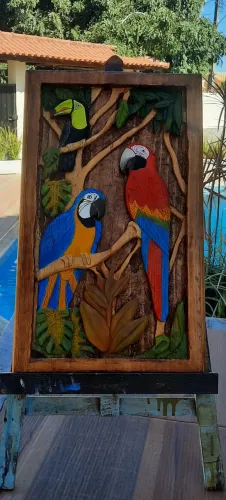 Quadro rustico, Araras entalhadas