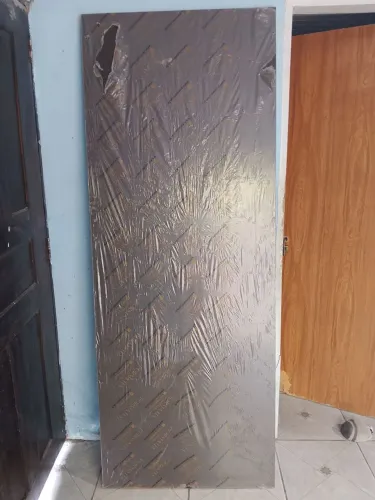 Porta de MDF nova