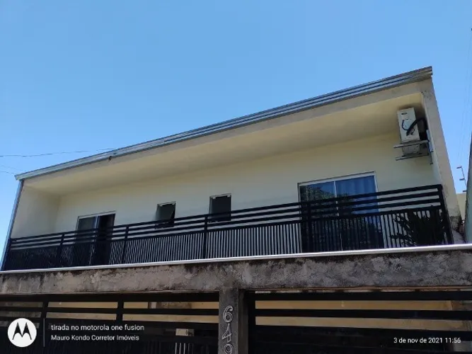 Sobrado com 120,00 m2 e mais 2 casas nos fundos na Av. Engenheiro Beltrão.