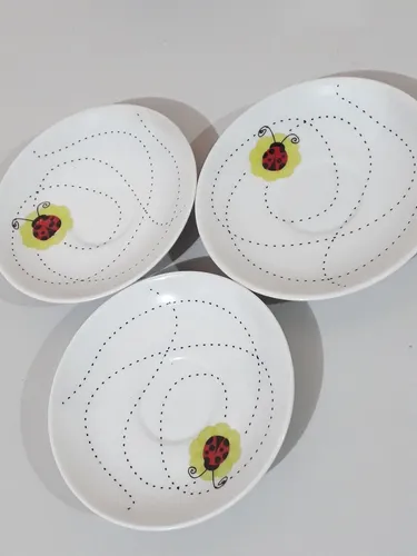 São 3 Pires para xícaras de cafezinho novos lindos (Valor por todos)