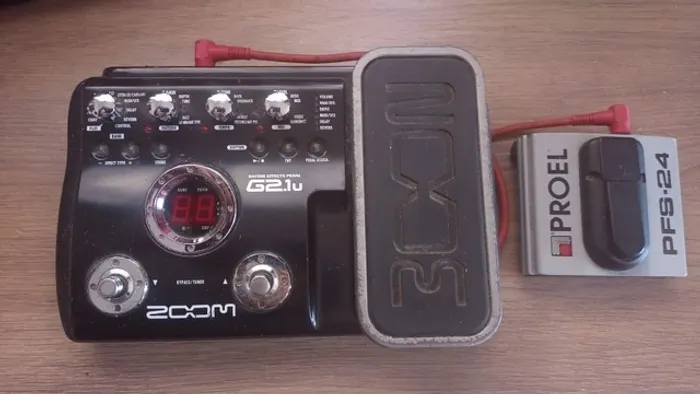 Pedaleira Guitarra Zoom g2.1nu