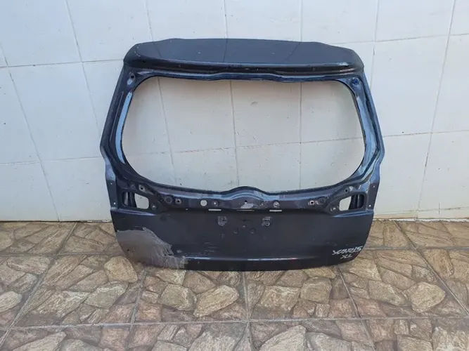 Tampa traseira Toyota Yaris 2018/2019/2020/2021/2022