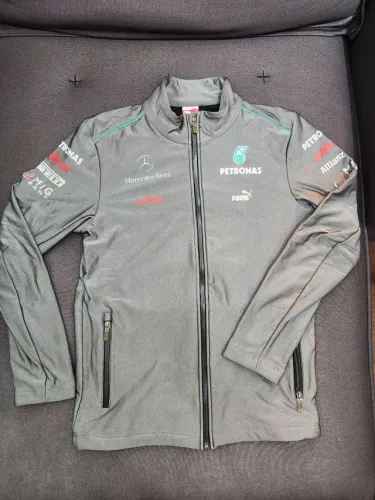 Jaqueta Mercedes Petronas Puma Fórmula 1 oficial