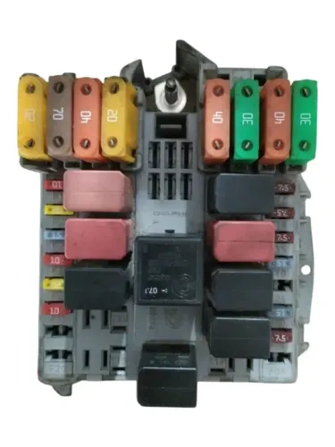 Caixa de Fusível Fiat Punto 1.4 *51815339*