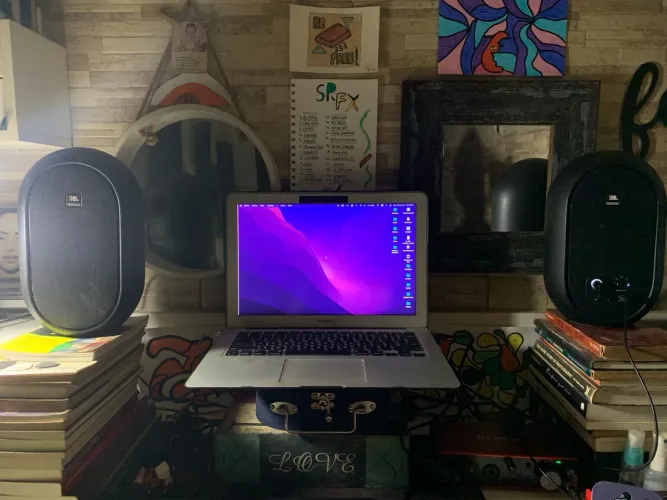 Monitores de Áudio JBL 104BT - Ótima Qualidade de Som