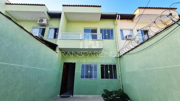 Vendo casa duplex com 3 quartos em condomínio na Estrada da Cachamorra - Campo Grande RJ