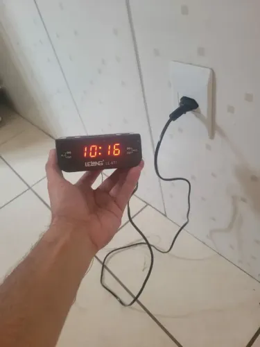 Rádio Relógio Despertador Digital Leong LE-671