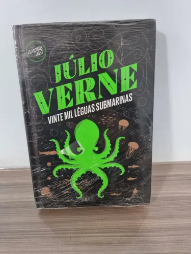 Livro Vinte Mil Léguas Submarinas