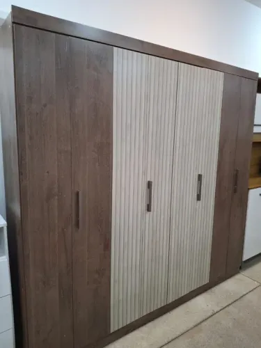 Armário de 6 Portas - Novo