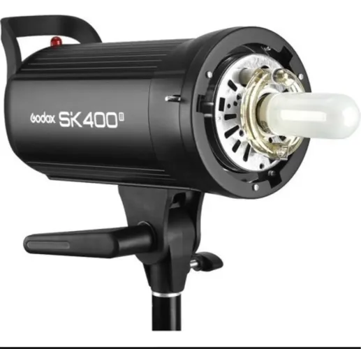 Flash de Estúdio Godox SK400 - 110V