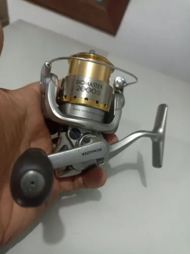Molinete Shimano biomaster 2000S Japão
