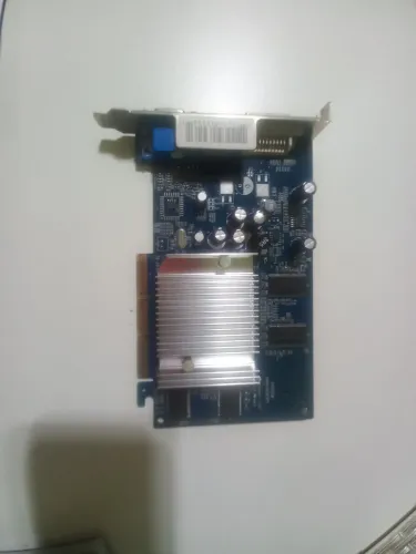 GeForce FX5200 256MB DDR TV DVI
