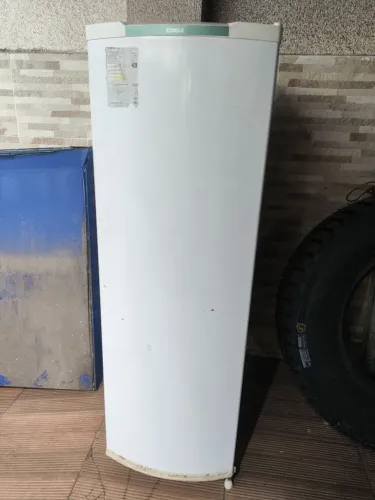 Vende-se geladeira consul