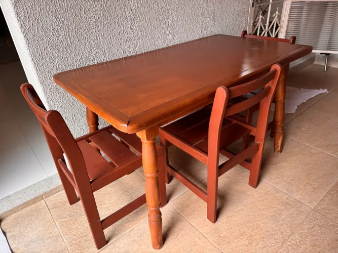 Mesa madeira com 3 cadeiras