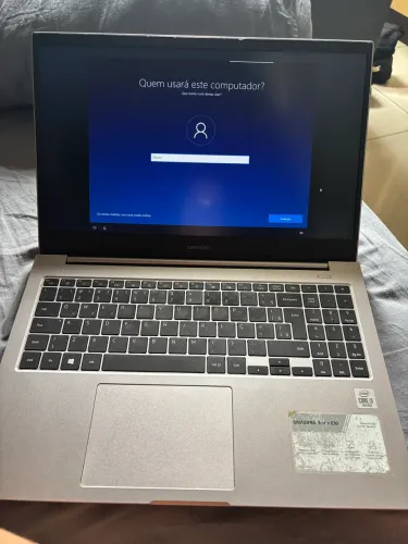 Notebook Samsung Essentials E30 + Memória Ram Extra Prateado (Usado)
