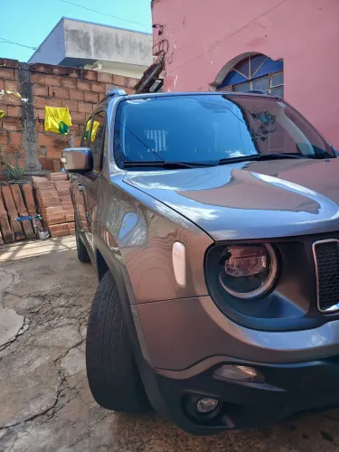 Jeep renegade muito novo