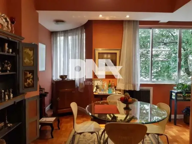 Apartamento - / Residencial / Copacabana