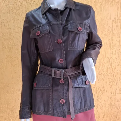 Jaqueta de Couro Marrom com Cinto - Elegância e Estilo