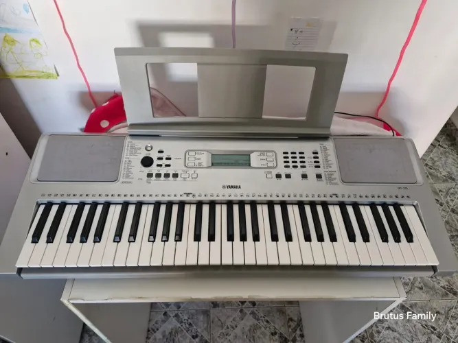 Teclado Yamaha YPT- 370 - perfeito estado