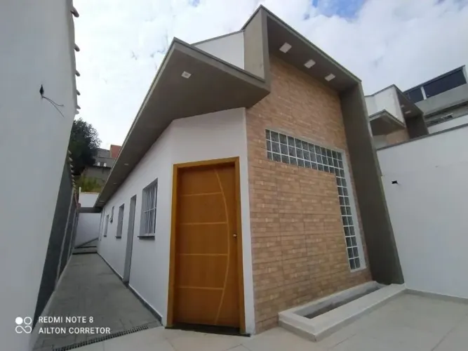 Casa em Rua em Jardim Marcelo - Itaquaquecetuba, SP