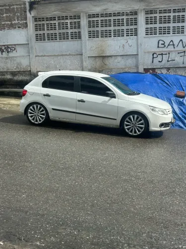 Vendo com som completo , carro eh completo 