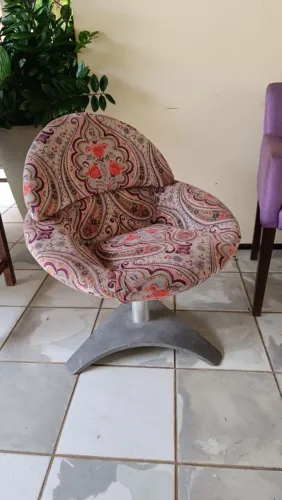 2 Poltronas giratórias