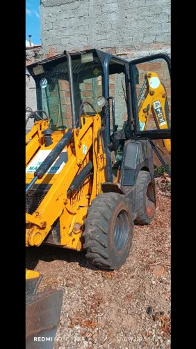 MINI RETROESCAVADEIRA JCB 1CX