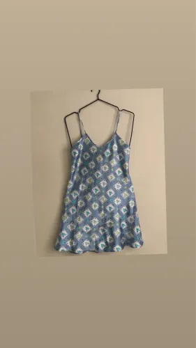 Camisola acetinada veste 12/14 anos