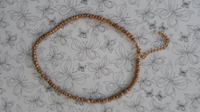 Colar miçangas douradas 