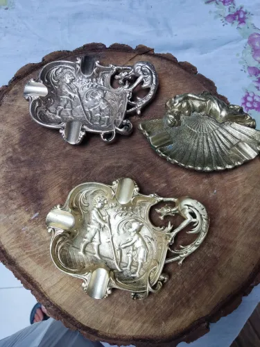 Conjunto de Cinzeiros Antigos Decorativos
