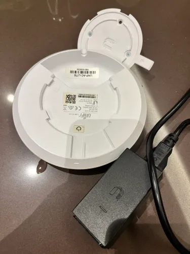 Roteador Unifi ac ap lite 2.4 5.0g com base 
