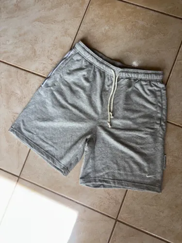 short nike sportswear club moletom