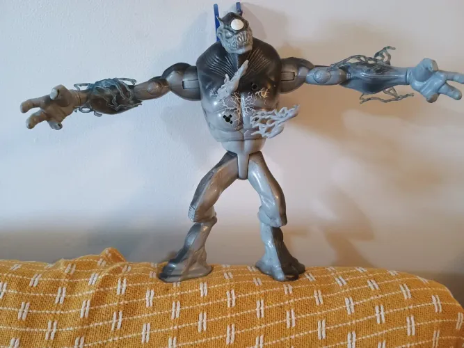 Boneco elemento Raio