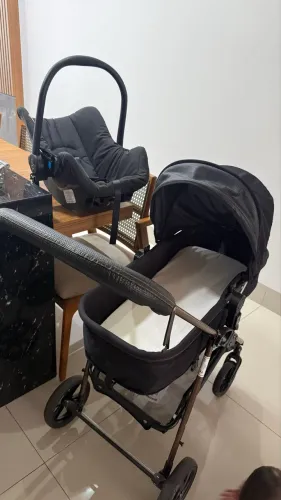 Carrinho + bebê conforto Galzerano