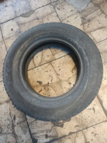 Pneu de carga Goodyear 195/75/16 pequena vulcanização seminovo