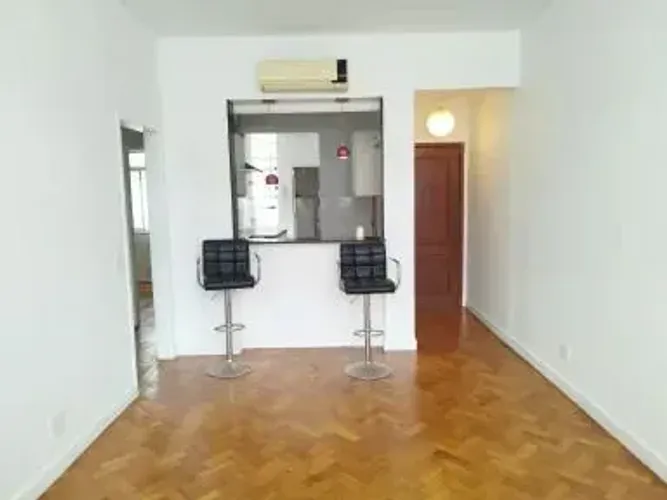 Imóvel para aluguel tem 67 metros quadrados com 2 quartos em Flamengo - Rio de Janeiro - R