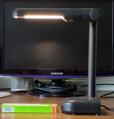 Luminária de mesa (escritório, cabeceira)