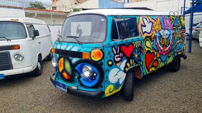 Volkswagen Kombi Standard/ Luxo/ Serie Prata 1985