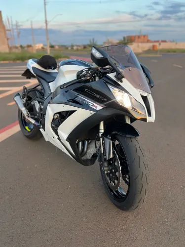 Zx10r  moto para pessoas exigentes  valor abaixo da tabela para sair logo 