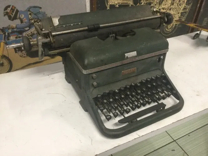 Máquina de Escrever Antiga Halda Facit, Colecionador
