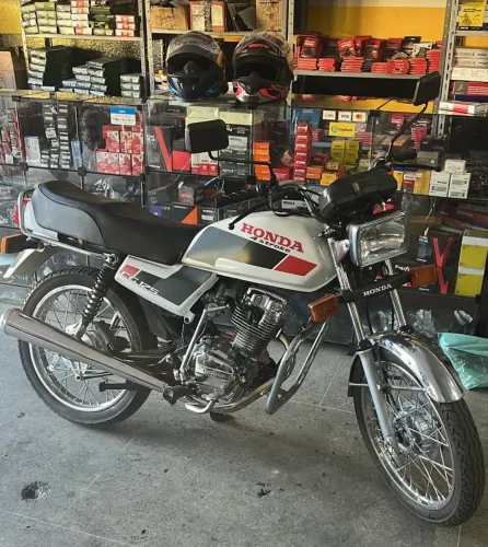 Vende-se CG 125 impecável